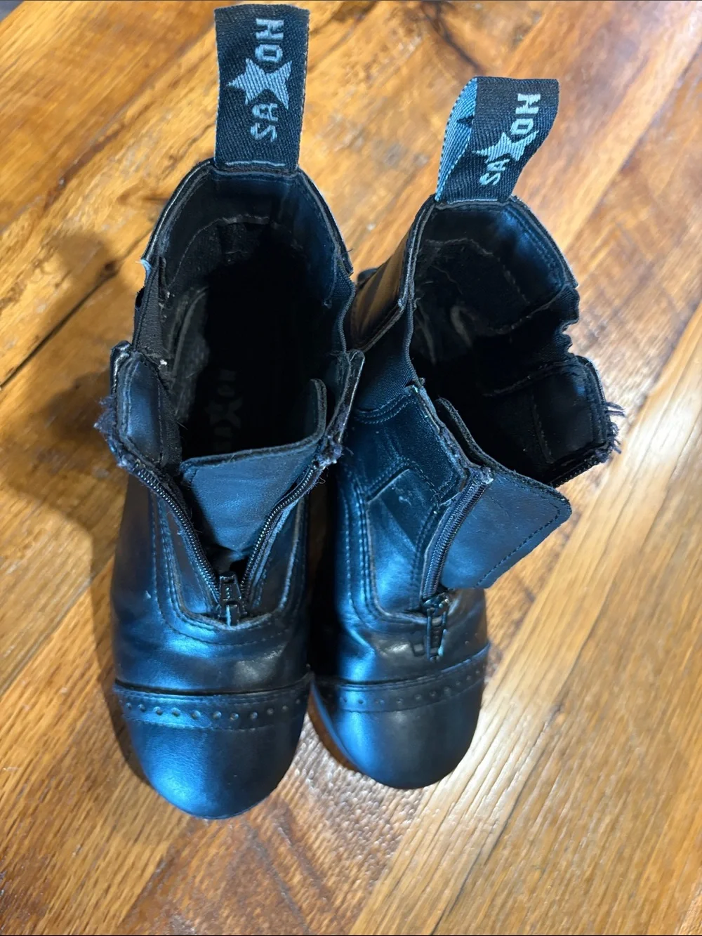 Saxon classic black